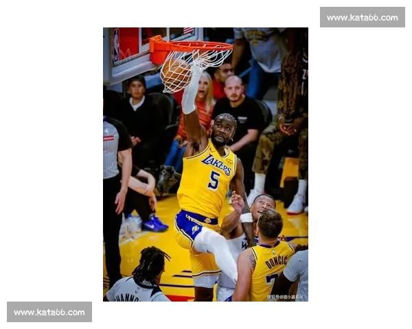 18 分大胜森林狼！湖人 3 道闸锁死东契奇，詹皇归期成盼